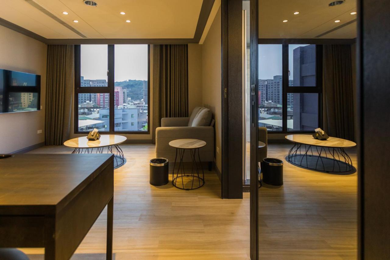 Q21 Hotel Kaohsiung Buitenkant foto