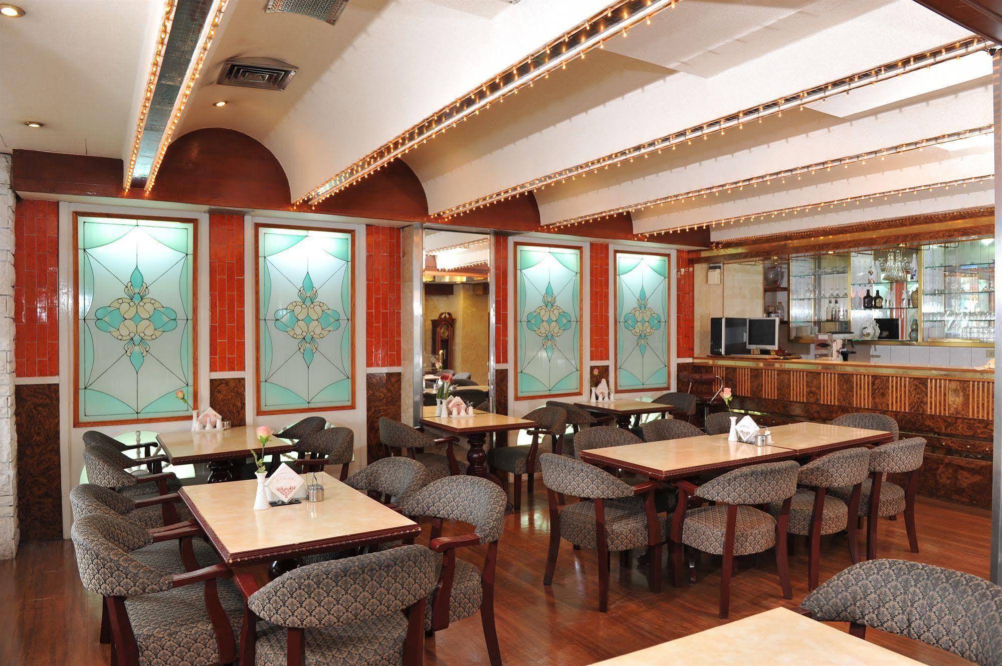 Q21 Hotel Kaohsiung Buitenkant foto
