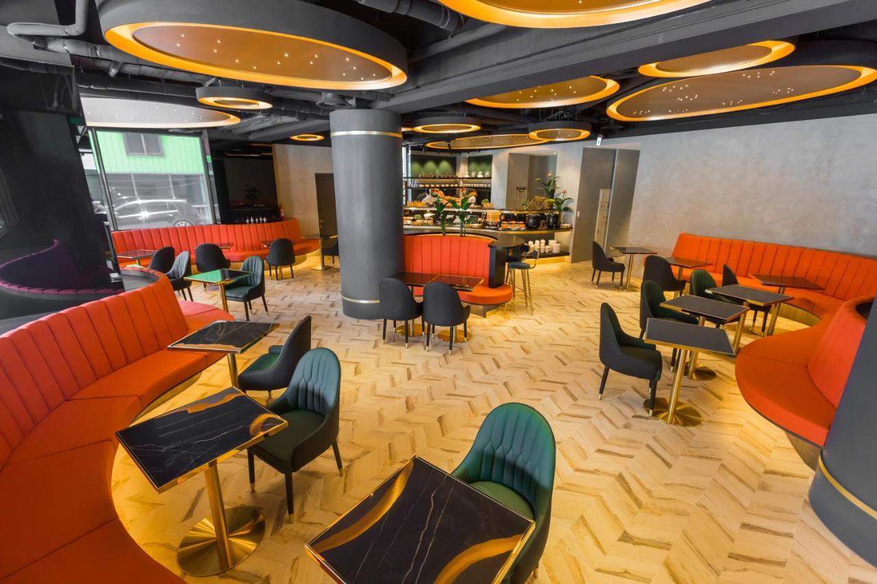 Q21 Hotel Kaohsiung Buitenkant foto