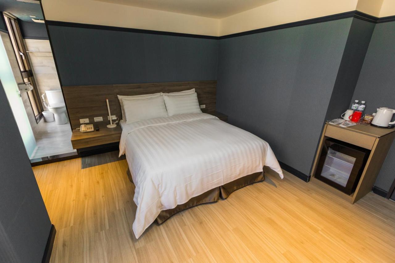 Q21 Hotel Kaohsiung Buitenkant foto
